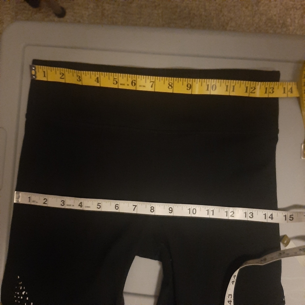 FABLETICS Clover Capri - Picture 7 of 8